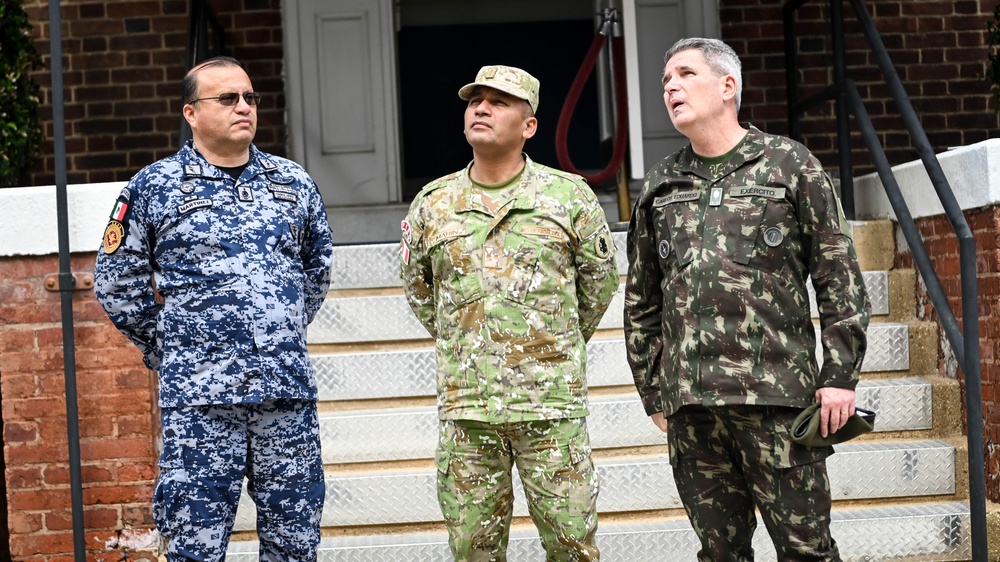 Inter-American Defense College Welcomes US Army South Brigadier General for Institutional Visit