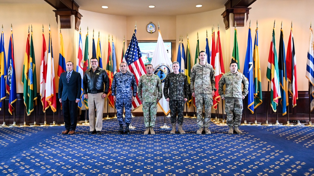 Inter-American Defense College Welcomes US Army South Brigadier General for Institutional Visit