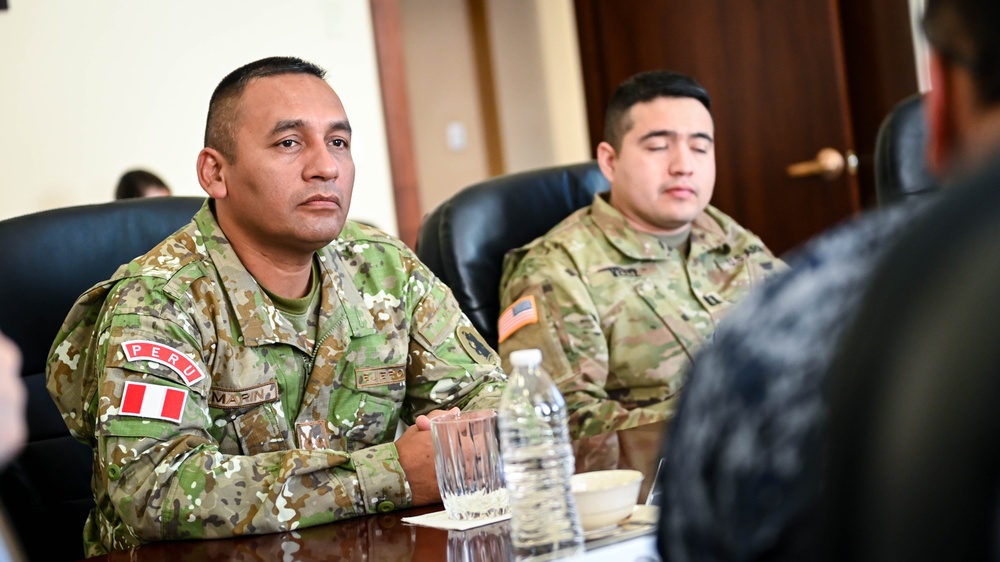 Inter-American Defense College Welcomes US Army South Brigadier General for Institutional Visit