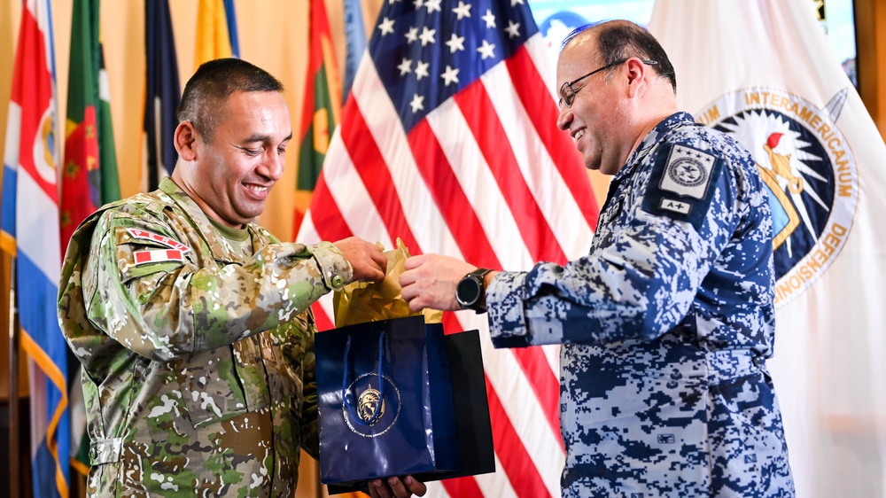 Inter-American Defense College Welcomes US Army South Brigadier General for Institutional Visit