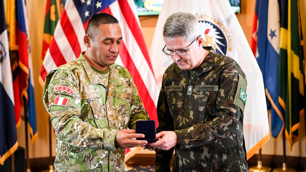 Inter-American Defense College Welcomes US Army South Brigadier General for Institutional Visit