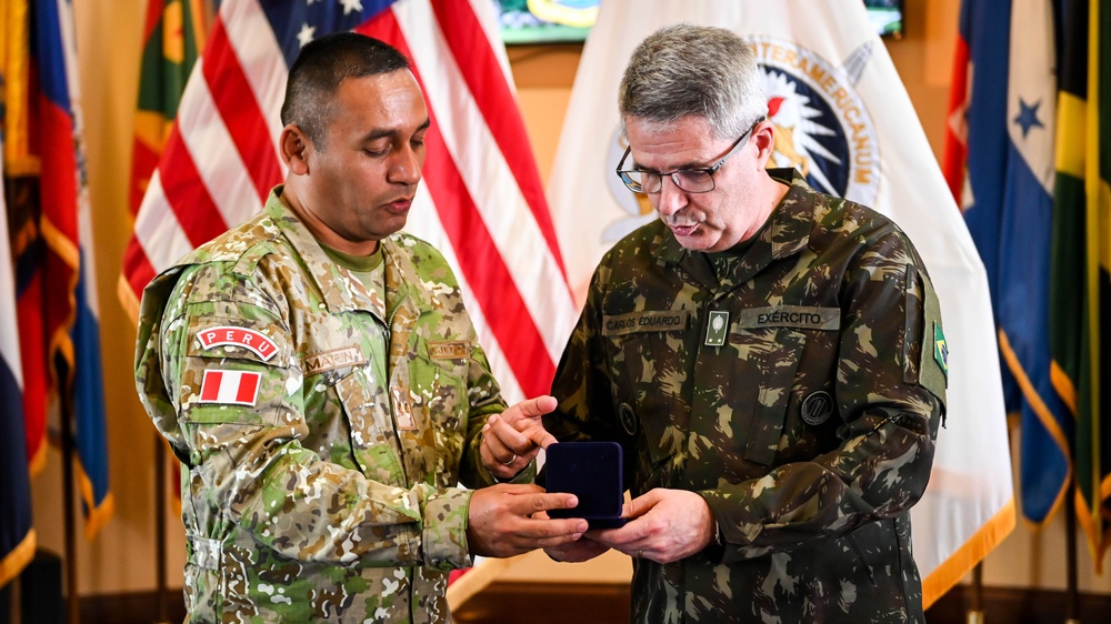 Inter-American Defense College Welcomes US Army South Brigadier General for Institutional Visit