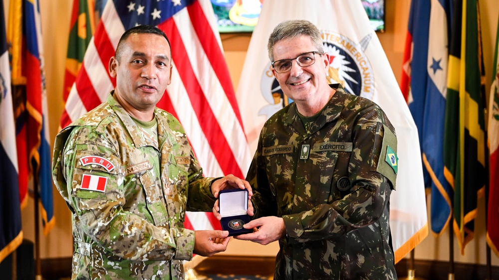 Inter-American Defense College Welcomes US Army South Brigadier General for Institutional Visit