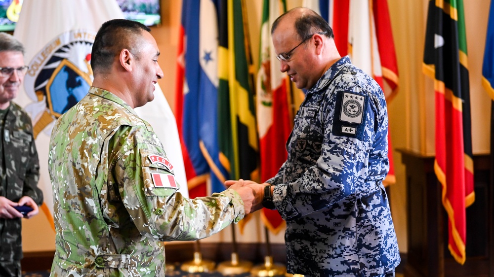 Inter-American Defense College Welcomes US Army South Brigadier General for Institutional Visit