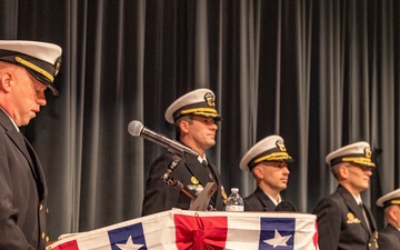 USS San Juan Welcomes New Commanding Officer