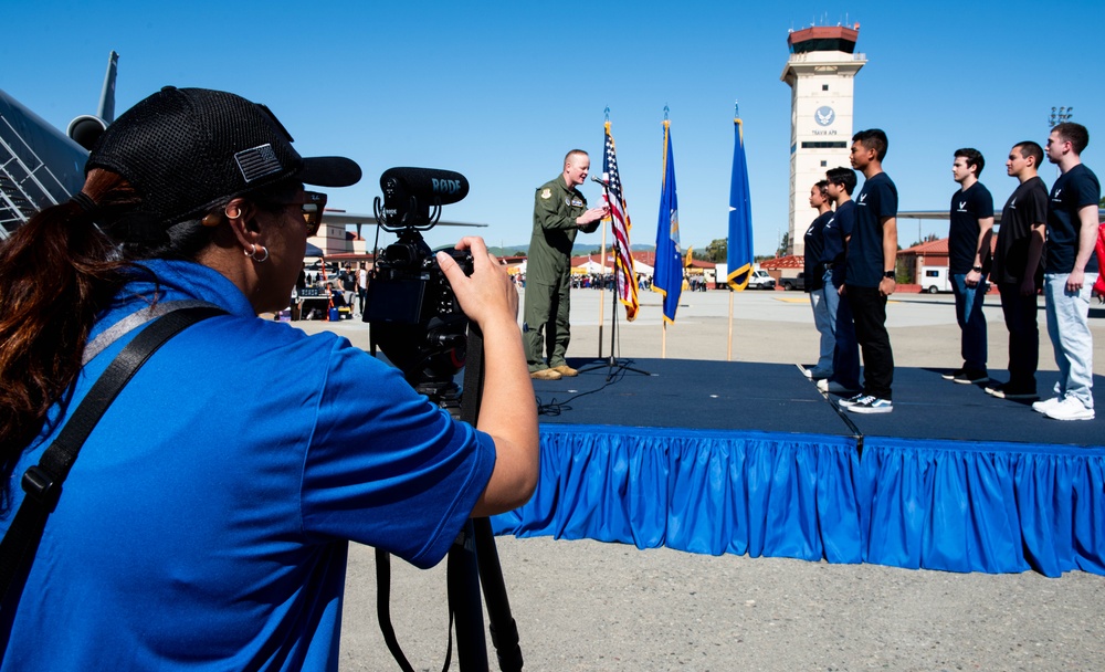 Travis AFB hosts Wings Over Solano air show, open house