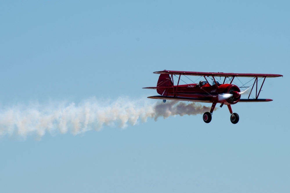 Travis AFB hosts Wings Over Solano air show, open house