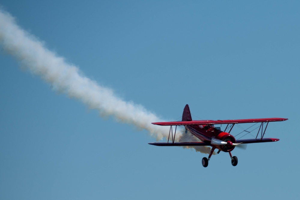 Travis AFB hosts Wings Over Solano air show, open house