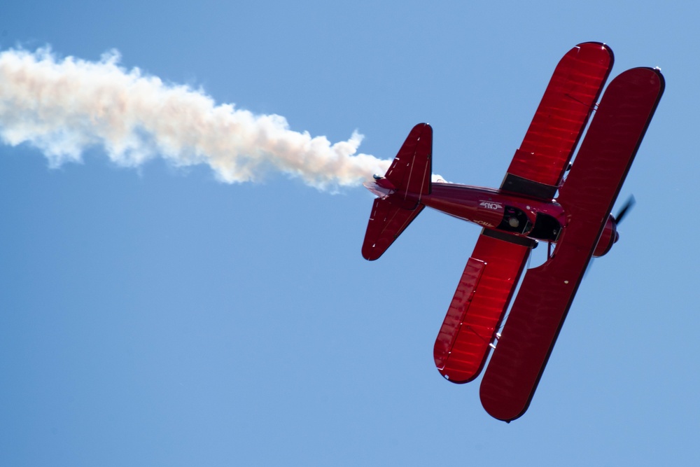 Travis AFB hosts Wings Over Solano air show, open house