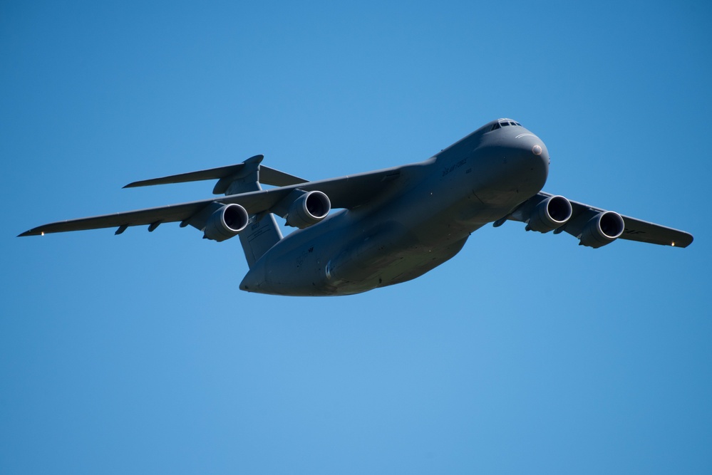 Travis AFB hosts Wings Over Solano air show, open house