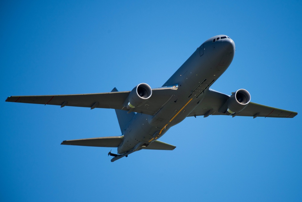 Travis AFB hosts Wings Over Solano air show, open house