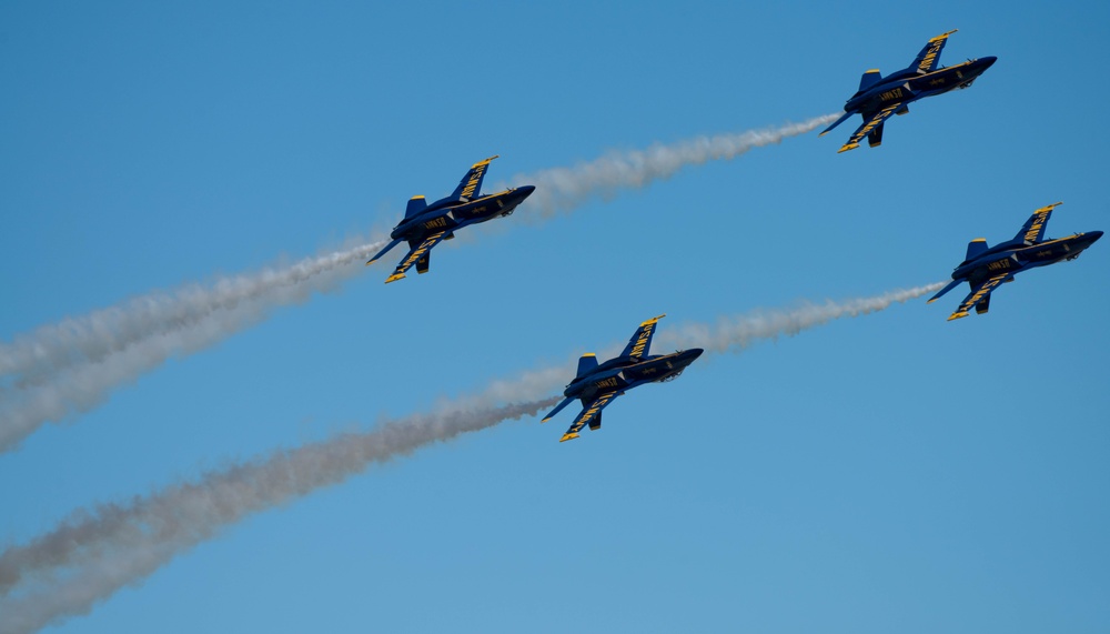 Travis AFB hosts Wings Over Solano air show, open house