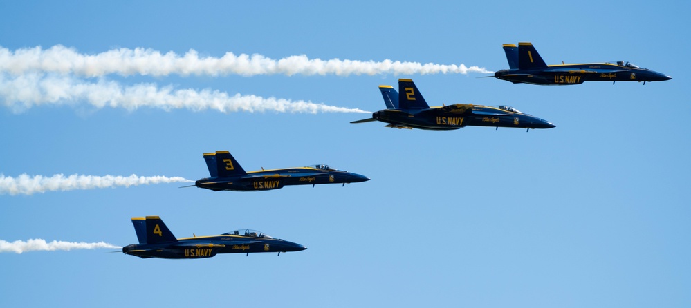 Travis AFB hosts Wings Over Solano air show, open house