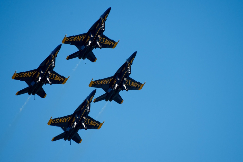 Travis AFB hosts Wings Over Solano air show, open house