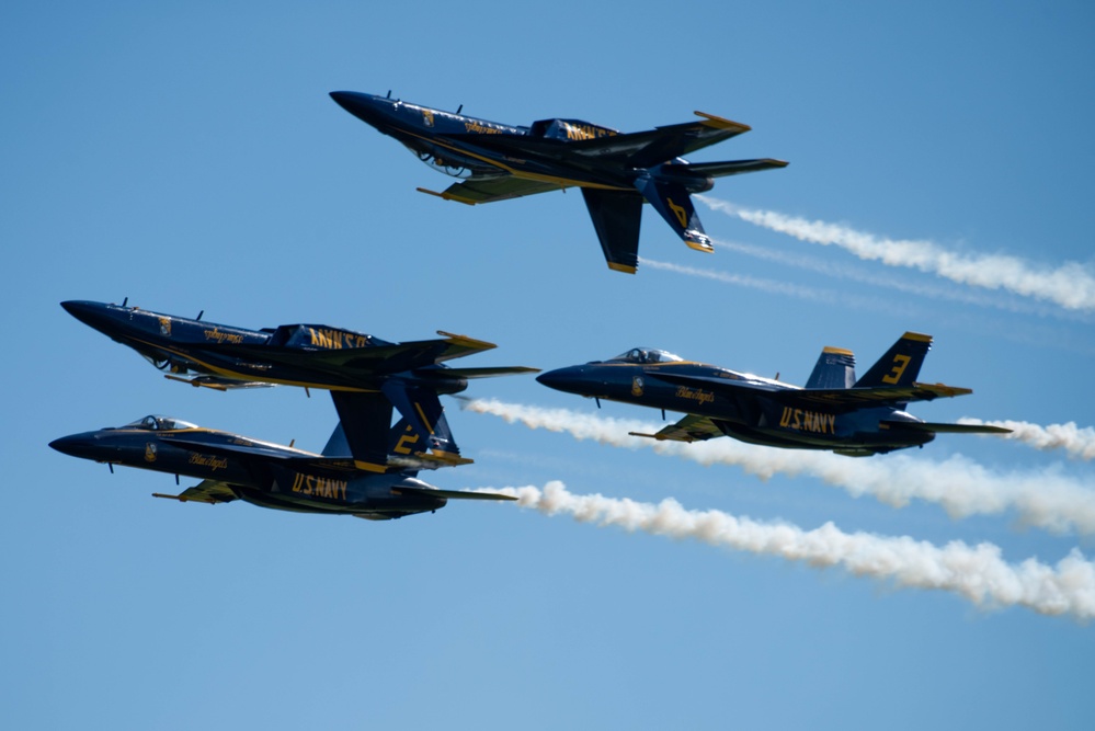 Travis AFB hosts Wings Over Solano air show, open house