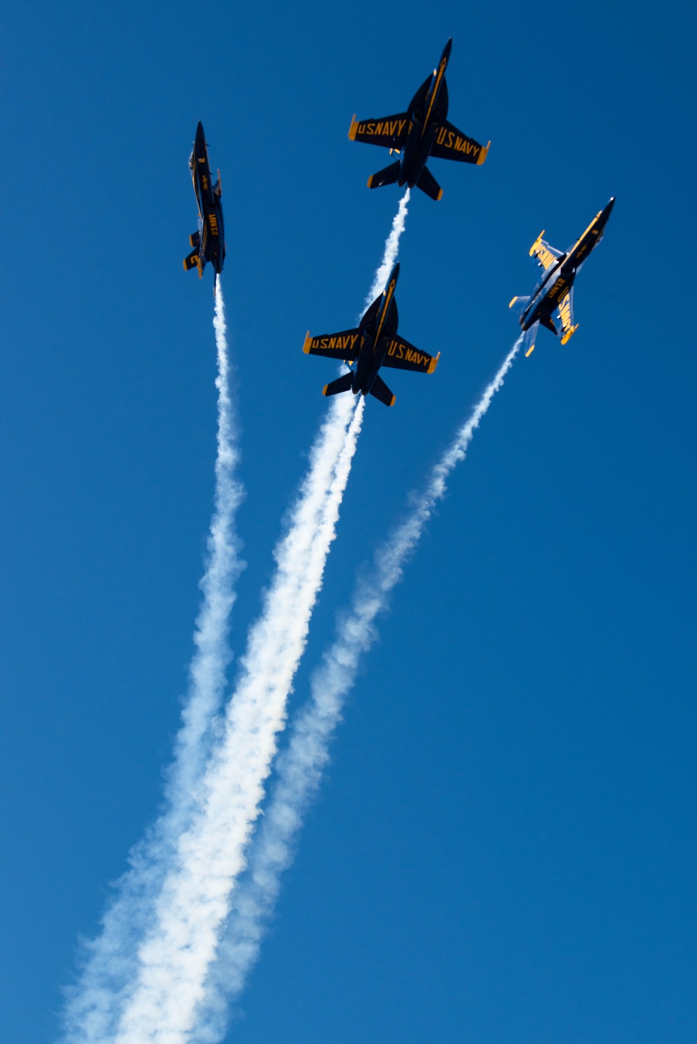 Travis AFB hosts Wings Over Solano air show, open house