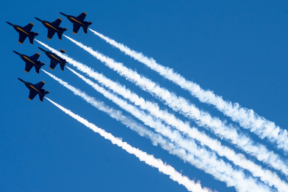 Travis AFB hosts Wings Over Solano air show, open house