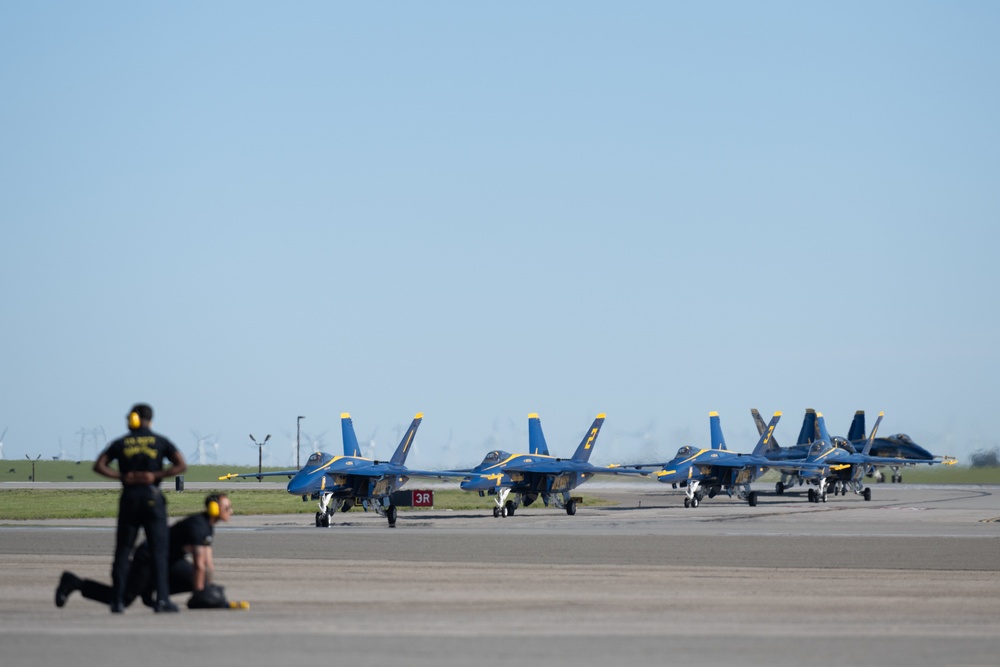 Travis AFB hosts Wings Over Solano air show, open house