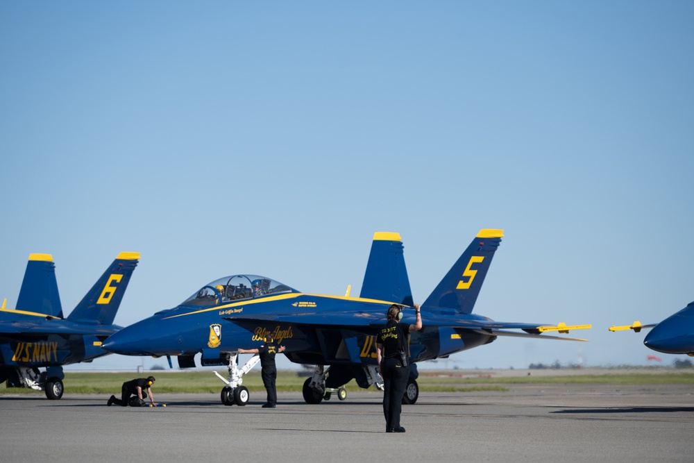 Travis AFB hosts Wings Over Solano air show, open house