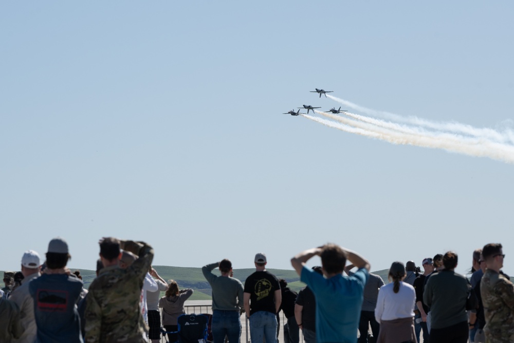 Travis AFB hosts Wings Over Solano air show, open house
