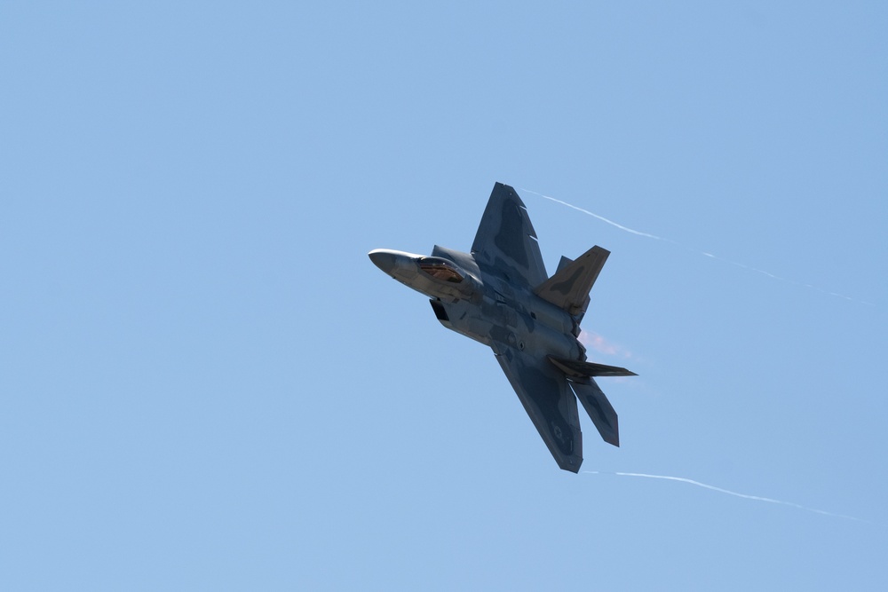 Travis AFB hosts Wings Over Solano air show, open house
