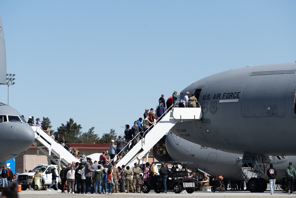 Travis AFB hosts Wings Over Solano air show, open house