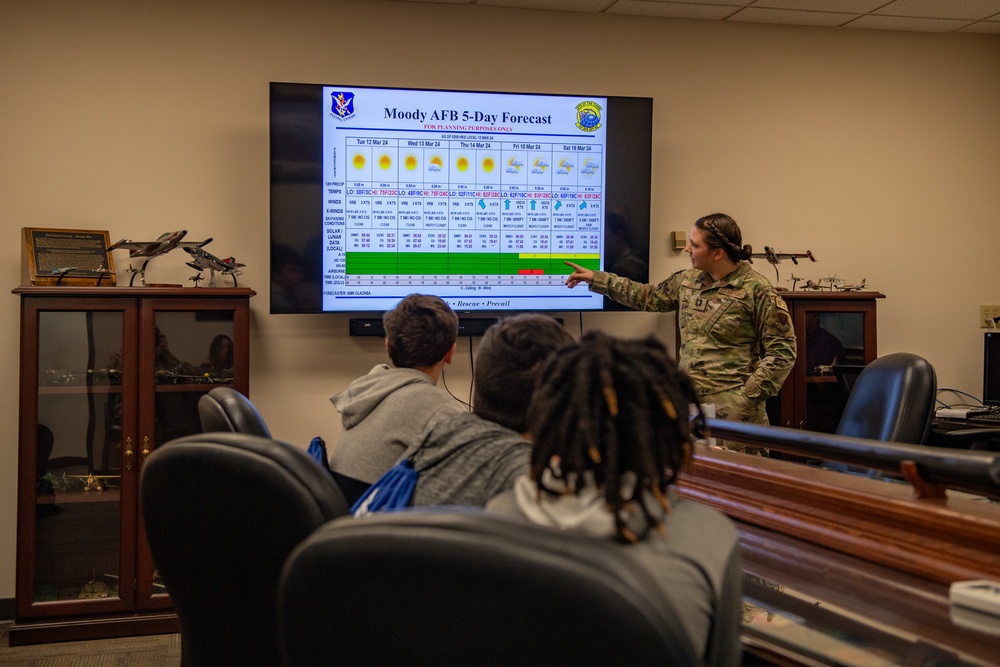 Moody hosts Lanier Middle School for inaugural Junior Ranger program