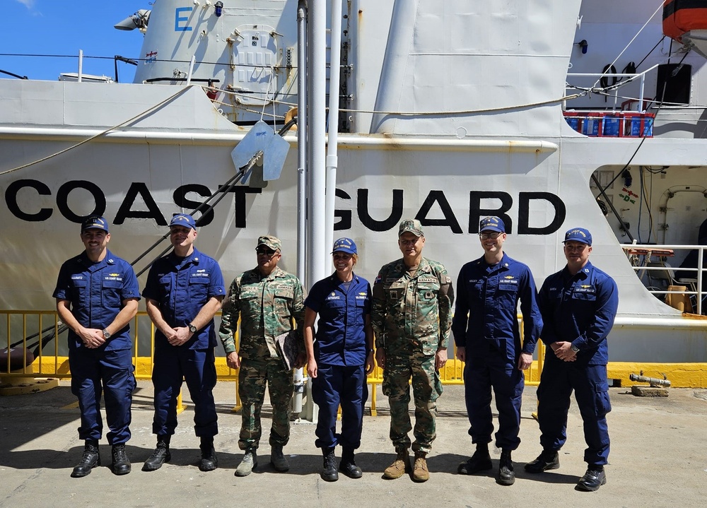 US Coast Guard Cutter Venturous engages with the Dominican Republic navy