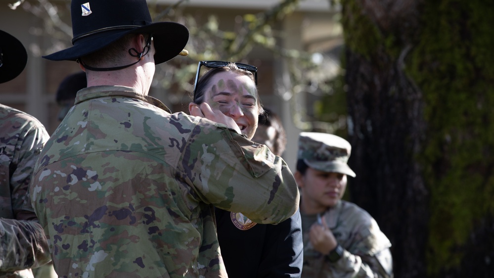 1-14 CAV Hosts Final Spur Ride for Spouses