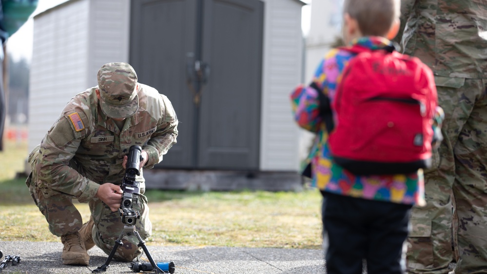 1-14 CAV Hosts Final Spur Ride for Spouses