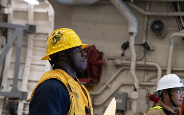 USS San Diego, ACU 1 conduct well deck launch and recovery operations