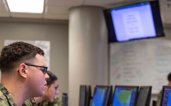 QM "A" School Students Practice with VMS