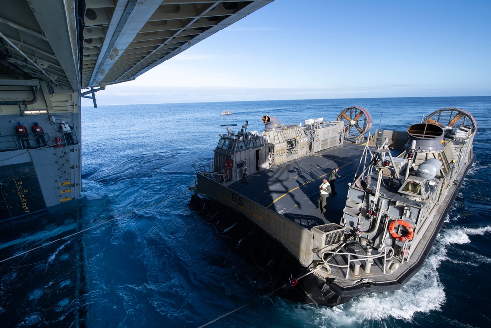 USS San Diego (LPD 22) conducts landing craft, air cushion operations