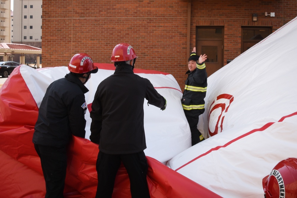 Humphreys fire fighters demonstrate life-saving air cushion