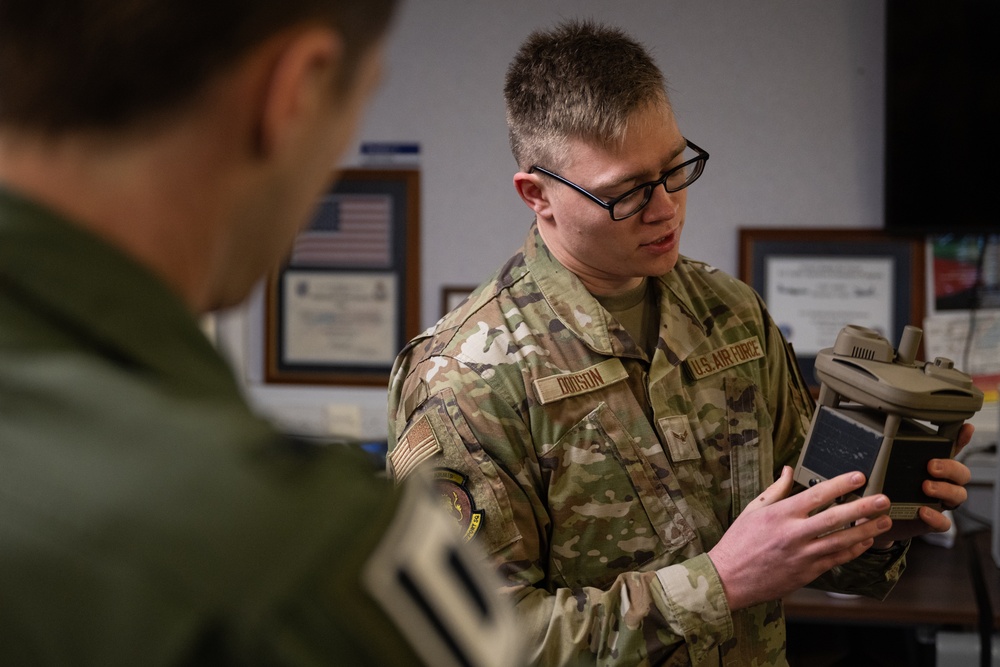 Day in the Life: 100th ARW command team integrates with 100th OSS WX