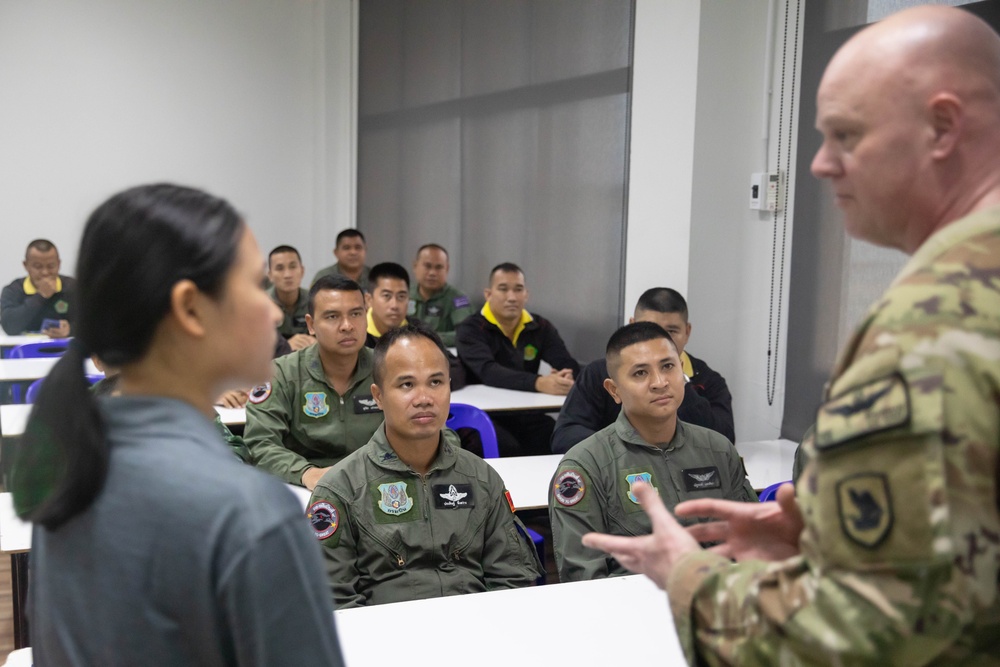 Commanders aviation training program with Royal Thai Army