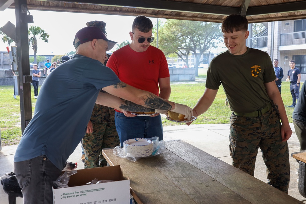 H&amp;HS hosts Feed the Marines