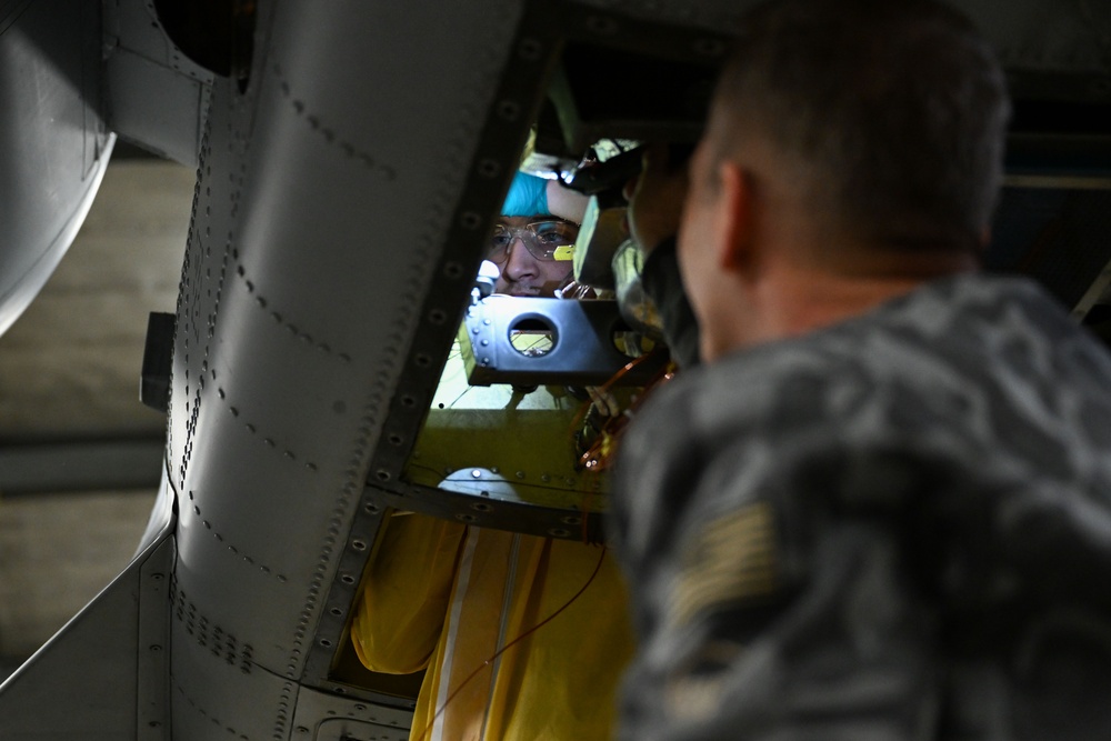 Engineers perform second test on an improved A-10 APU insulation