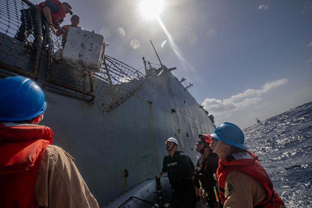 DVIDS - Images - USS Gravely Conducts Small Boat Operations in the Gulf ...