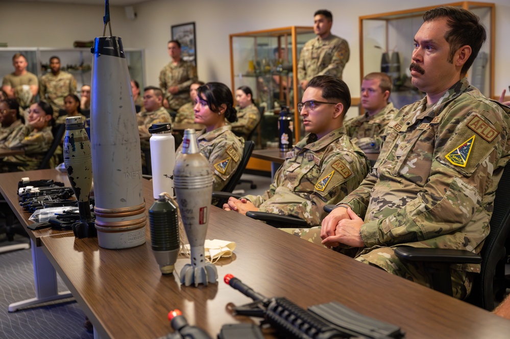 EOD hosts LRS for convoy and UXO training