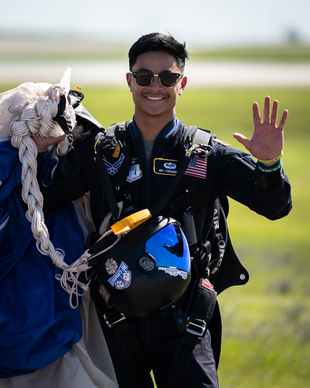 Travis AFB hosts Wings Over Solano air show open house