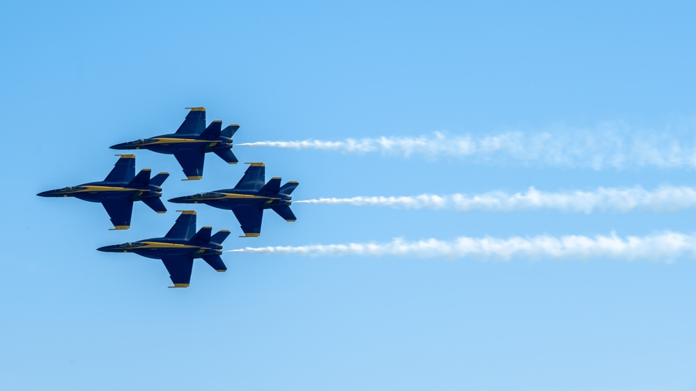 Travis AFB hosts Wings Over Solano air show open house