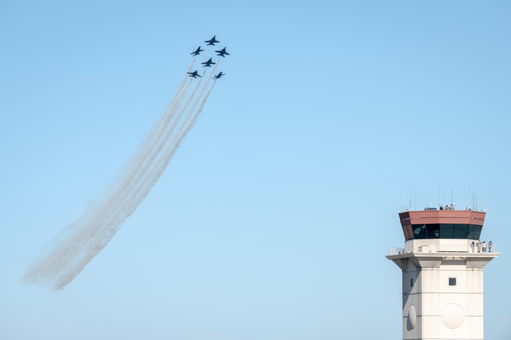 Travis AFB hosts Wings Over Solano air show open house