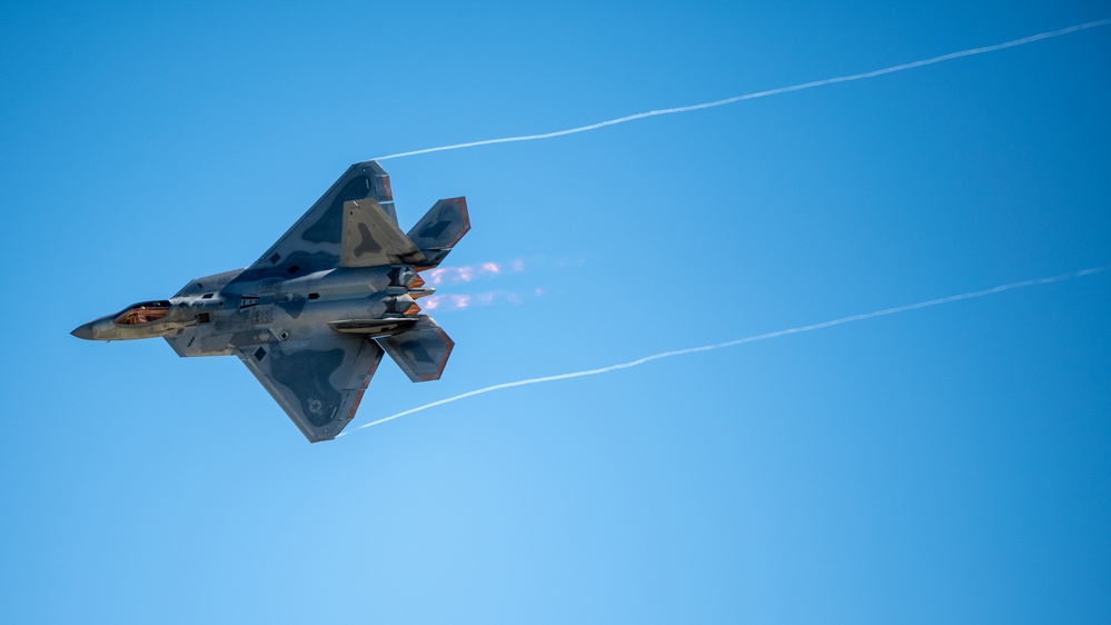 Travis AFB hosts Wings Over Solano air show open house