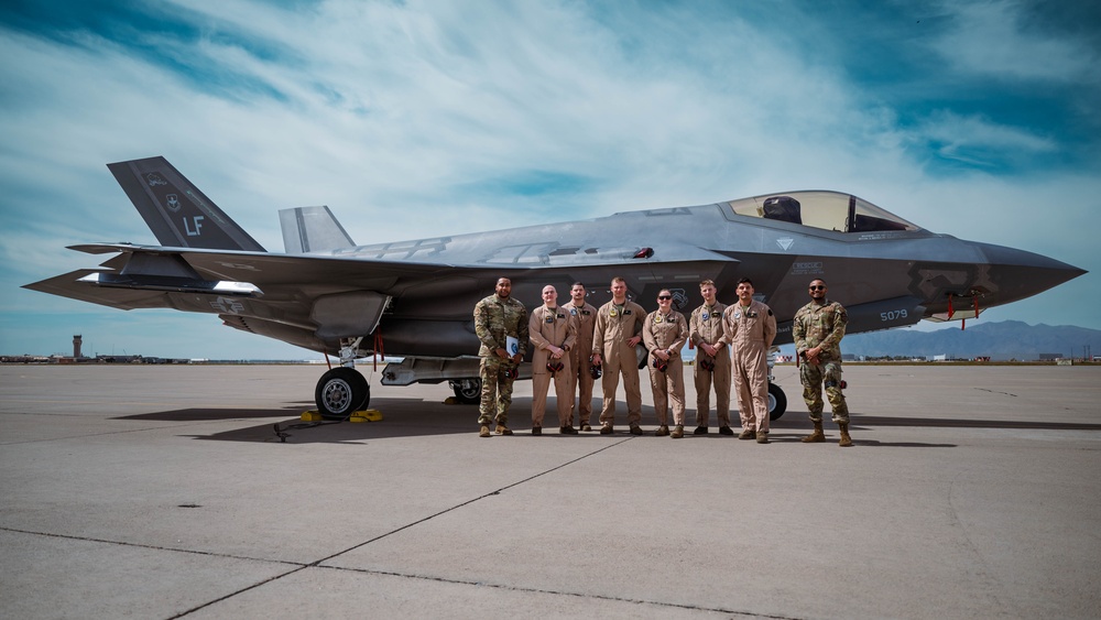 Fueling the Fight: Luke AFB conducts USMC hot pit training