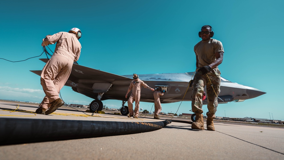 Fueling the Fight: Luke AFB conducts USMC hot pit training