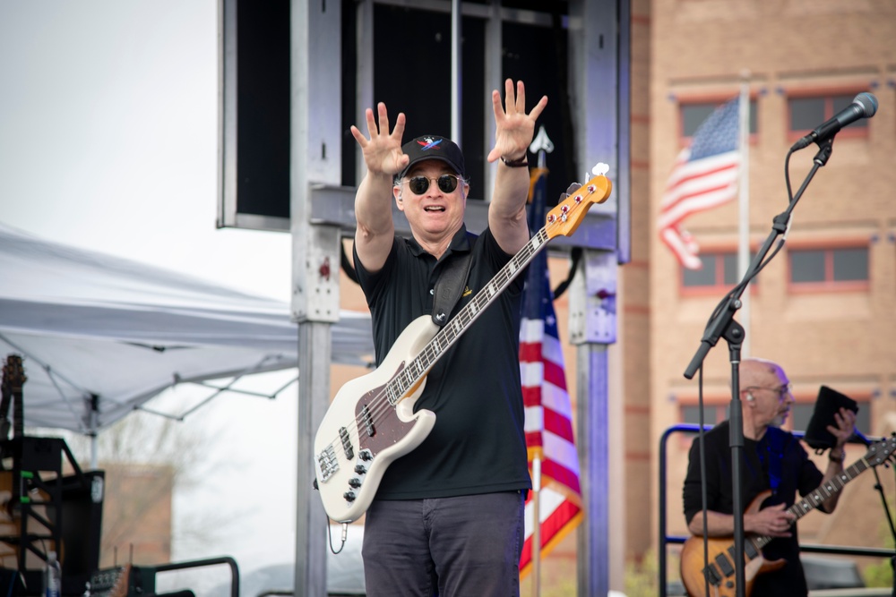 Gary Sinise brings Invincible Spirit Festival to Brooke Army Medical Center