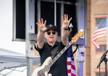 Gary Sinise and the Lt. Dan Band entertain staff, patients at BAMC