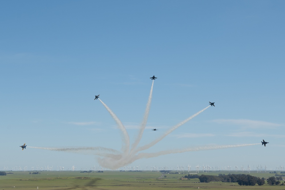 Travis AFB hosts Wings Over Solano air show, open house