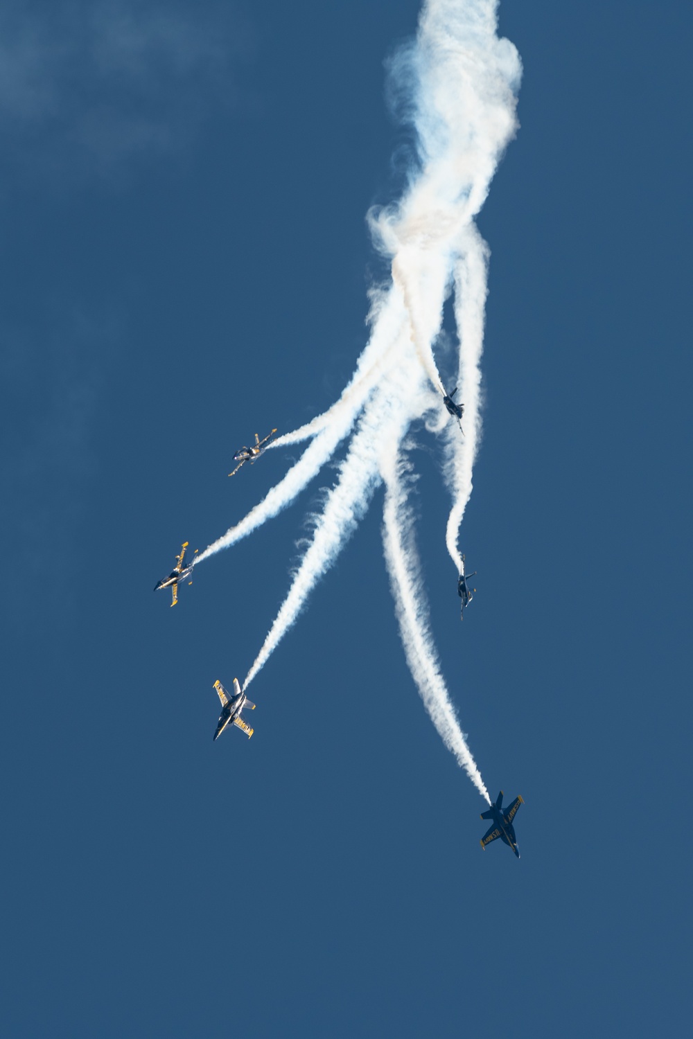 Travis AFB hosts Wings Over Solano air show, open house